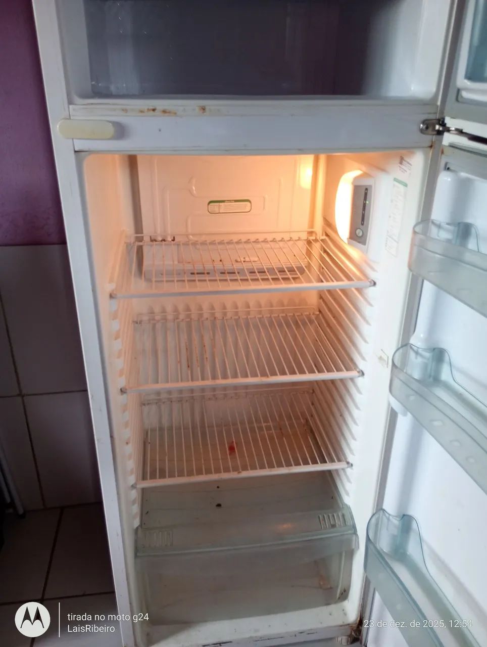Geladeira com defeito. Gelando apenas a parte d cima  - Foto 6