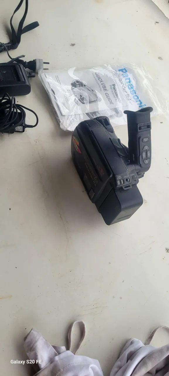 Filmadora Panasonic Palmcorder IQ - X12 Zoom - Foto 4
