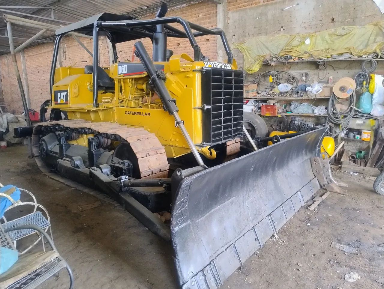 Trator CAT D6D ano 80 de Torck extra 