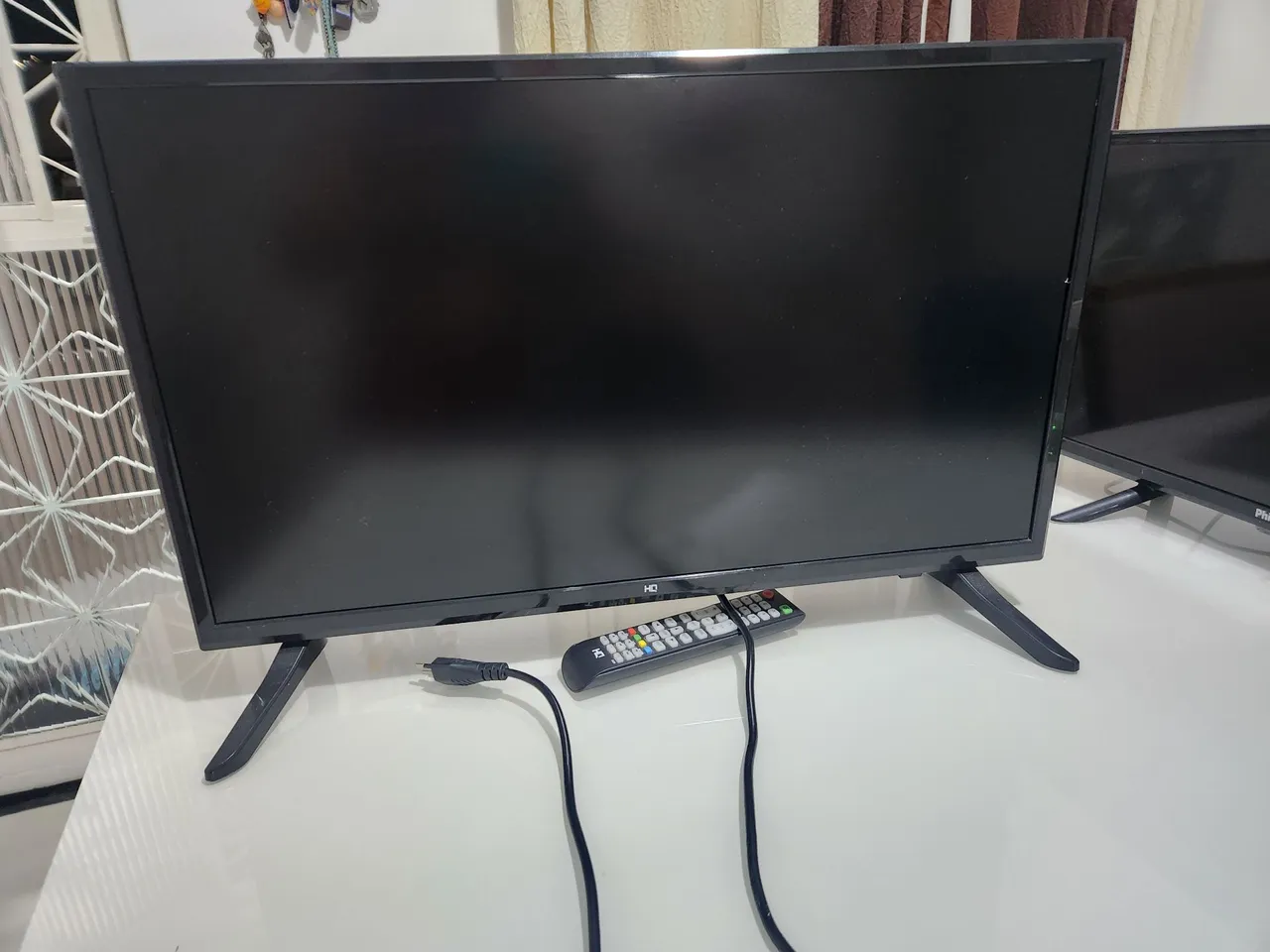 Smart TV 28" HQ