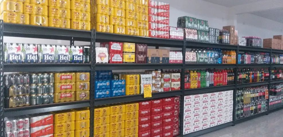 Prateleira para distribuidora de bebidas