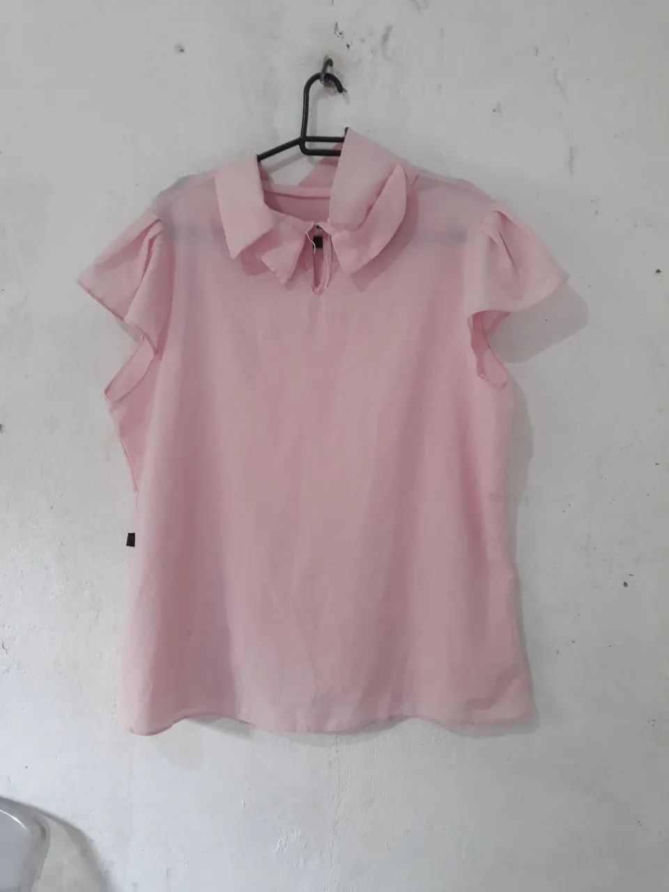 Blusa Rosa com Gola Detalhada tam p