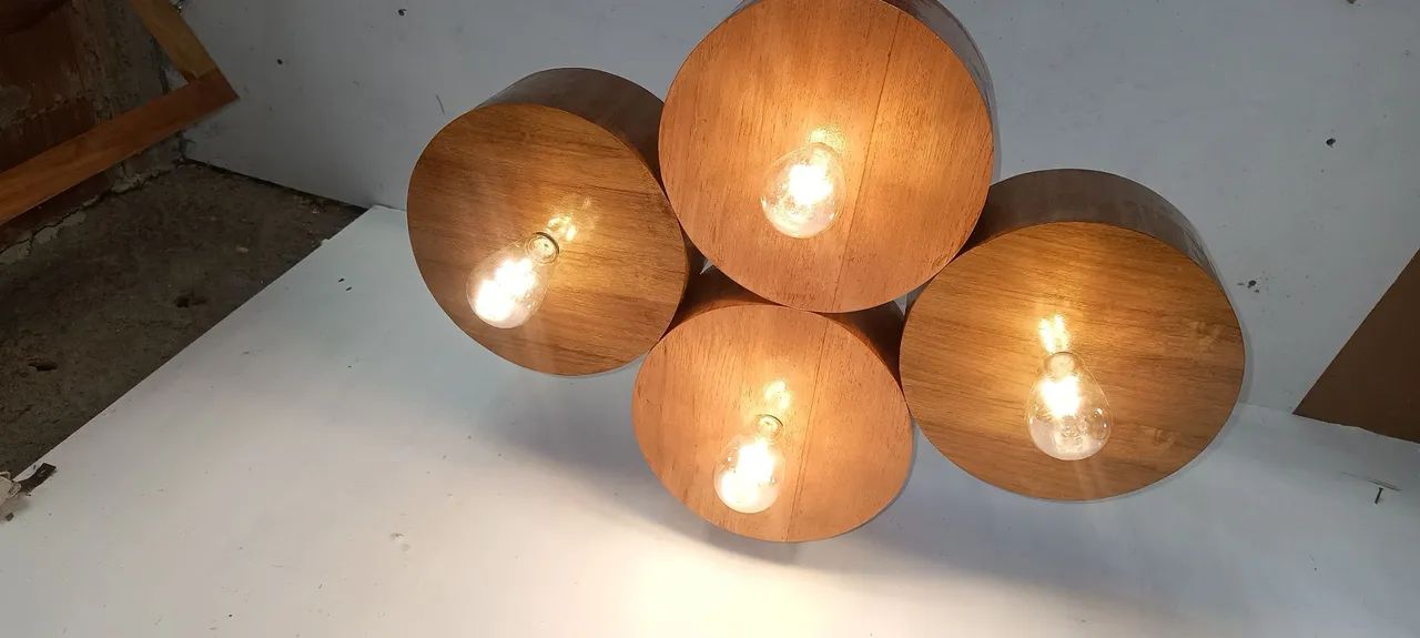 Luminária em madeira cedro e imbuia tamanho 055 cm largura 075 cm comprimento  - Foto 2