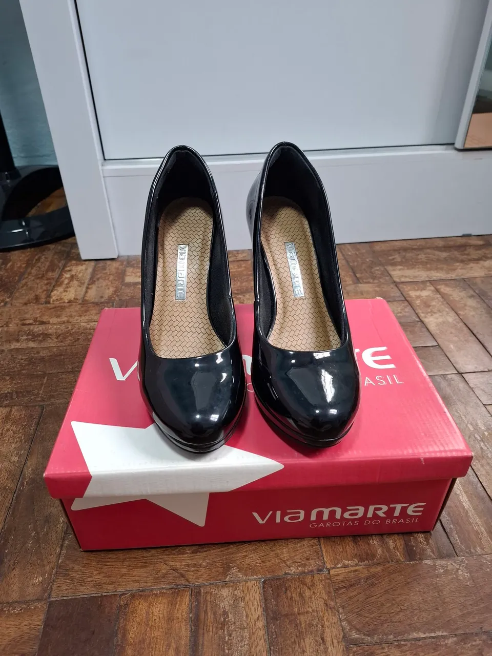 Scarpin Via Marte Preto Verniz