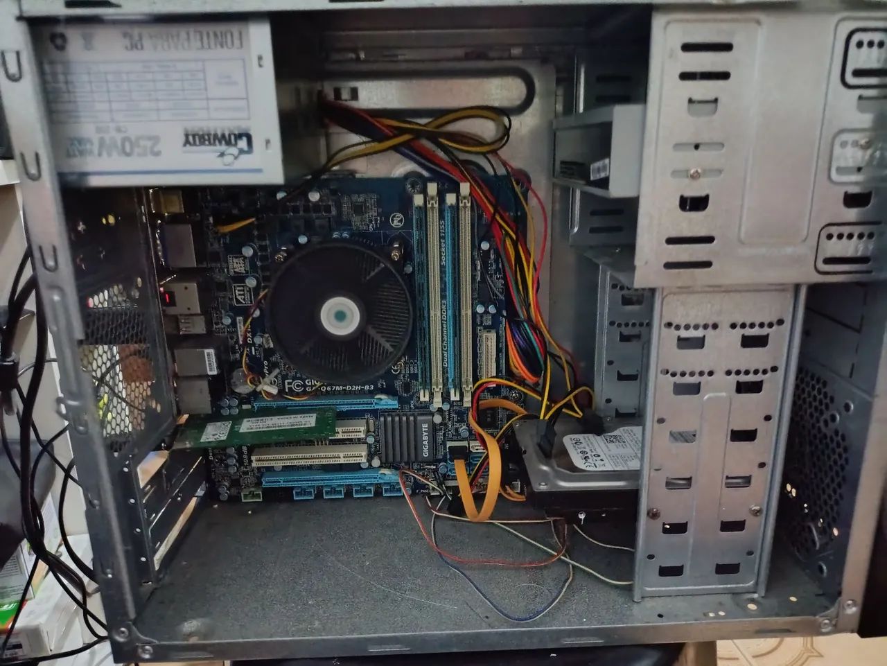 Computador funcionando só tem que formatar para vender logo64186558067458124