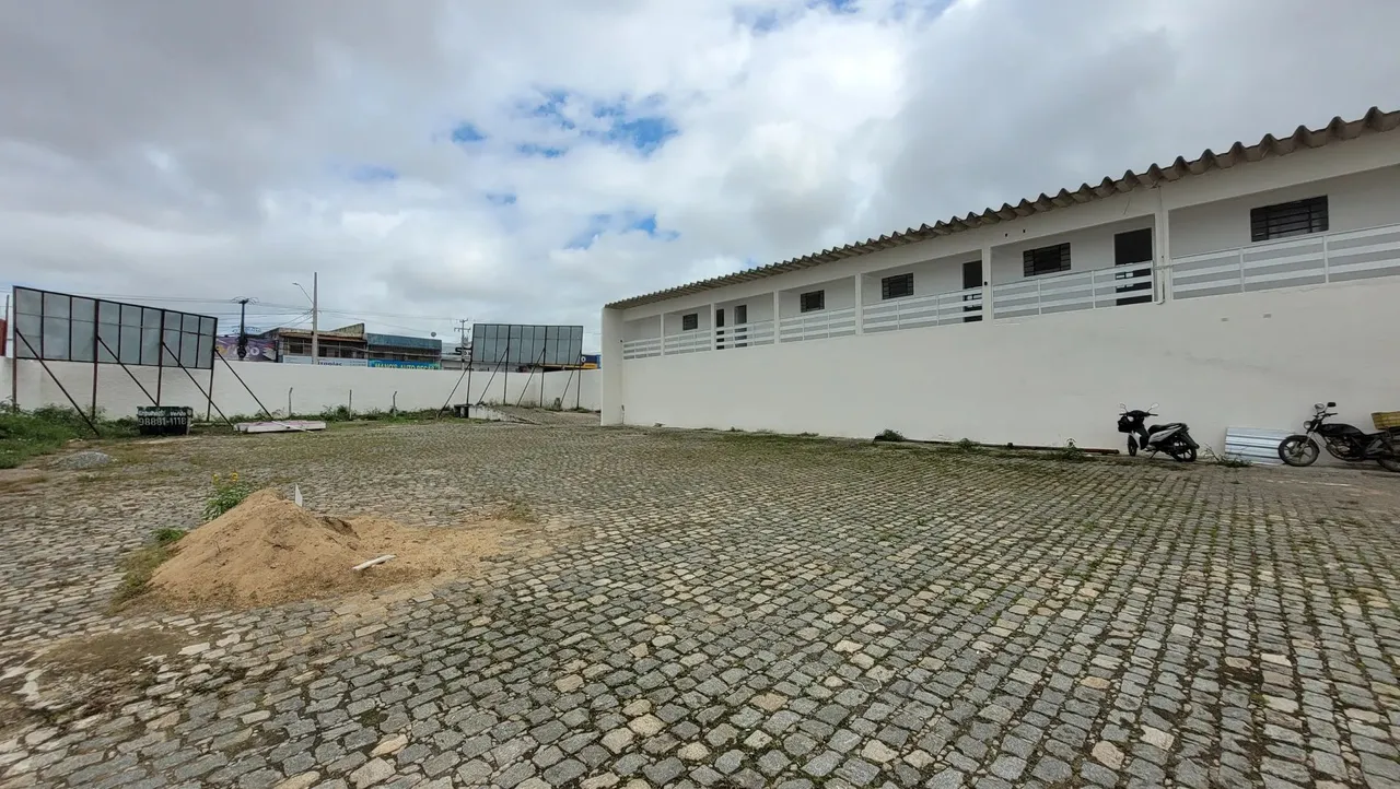Conjuntos de salas comerciais para locação, no Distrito Industrial em Campina Grande