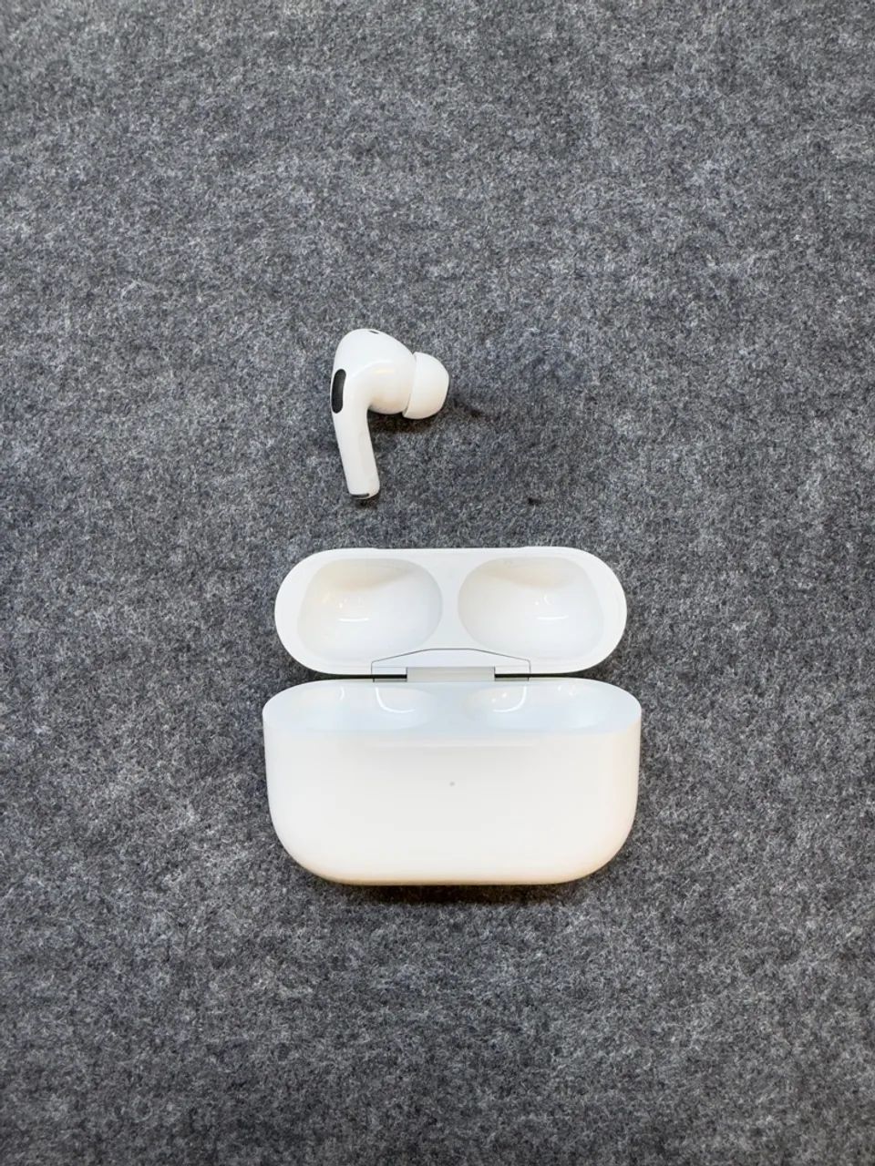 AirPods Pro 2 (Lightning) Modelo A2699 - Case + Lado Esquerdo