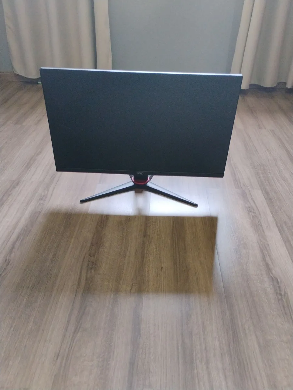 Monitor Gamer 27 polegadas *tela quebrada para retirar peça*