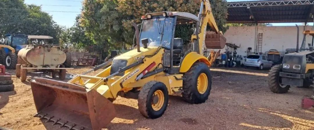 Retroescavadeira Amarela para Construção - Foto 3