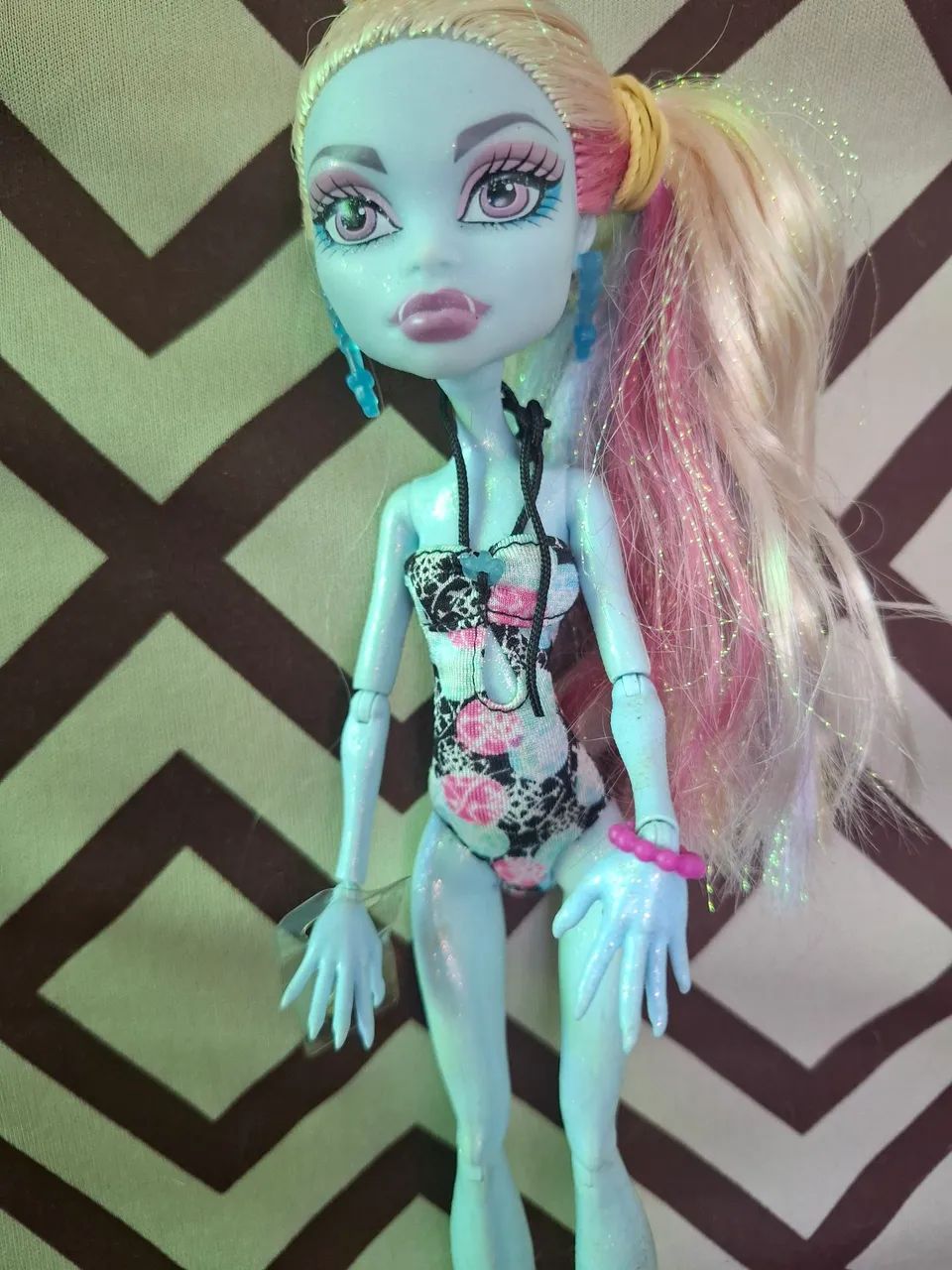 Boneca moster righ