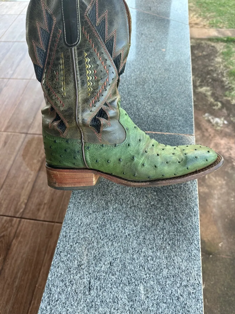Bota de couro de avestruz Goyazes R$950