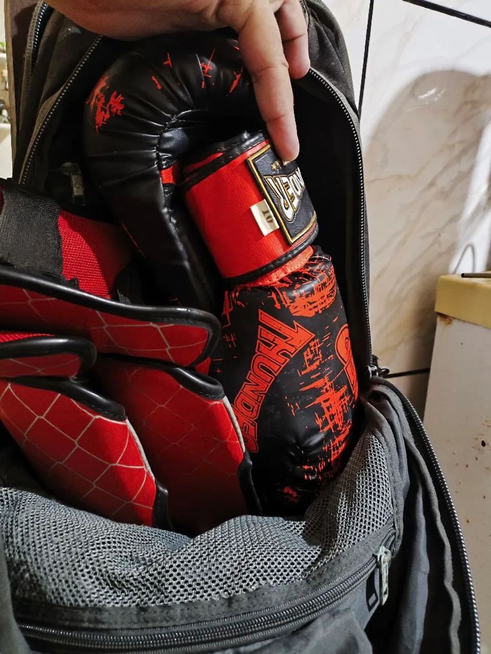 Kit de Boxe/Muai Thay - Par de Luvas e Caneleira - Foto 2