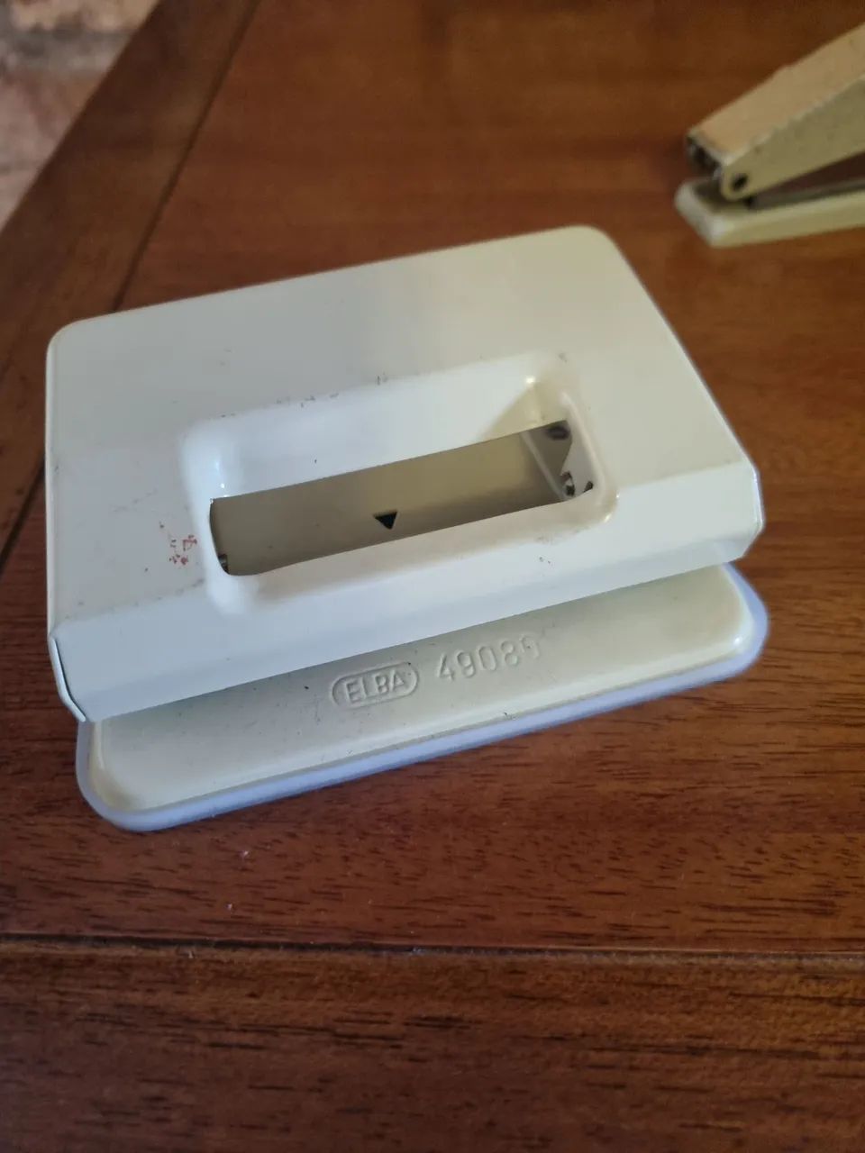 Grampeador e furador de papel vintage anos 70 - Foto 4