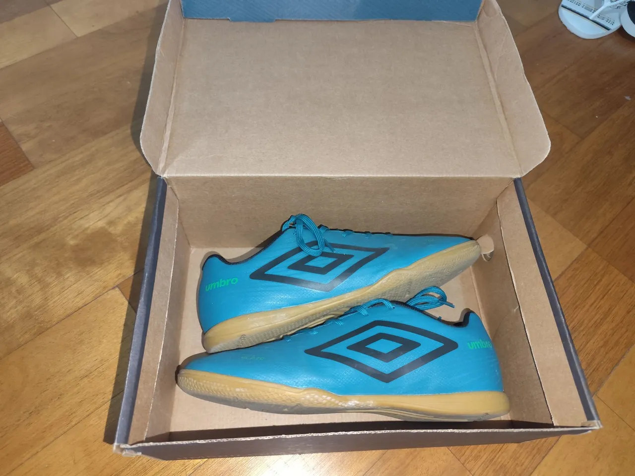 Chuteira Futsal Umbro - Azul e Verde