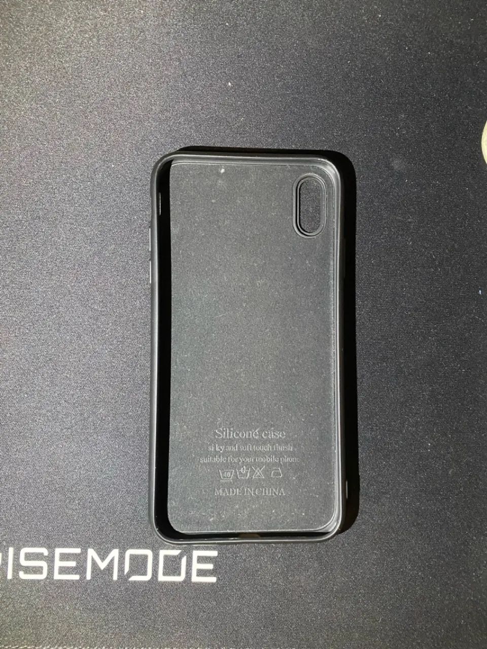 Capa de silicone preto para iPhone XS Max - Foto 2