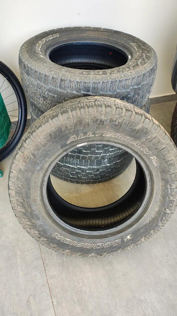04 Pneus Pirelli Scorpion AT Plus ARO 17 (parc. crédito)