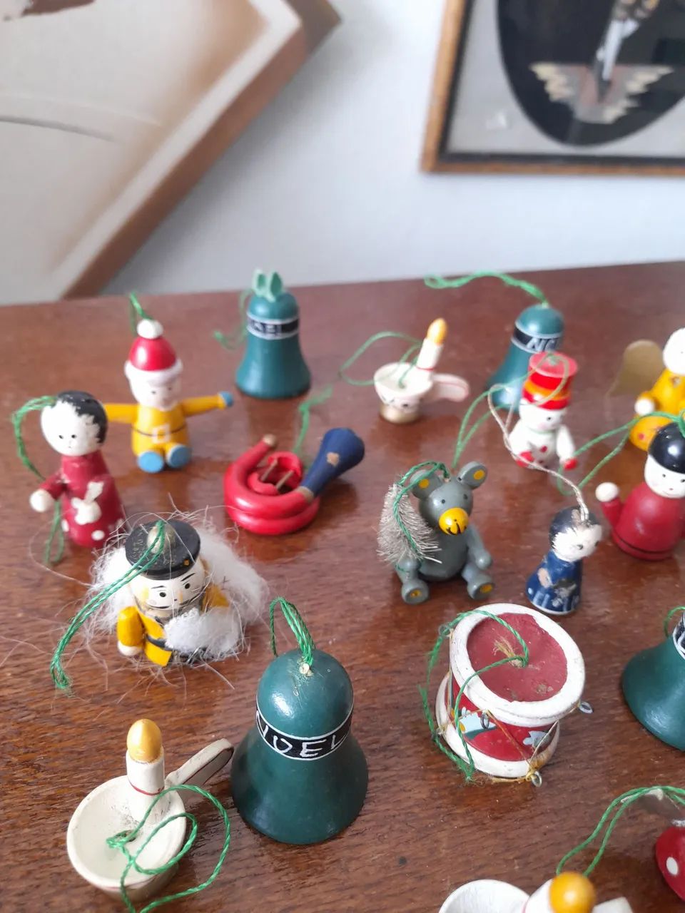 Lote miniatura de natal de madeira 27 peças - Foto 5