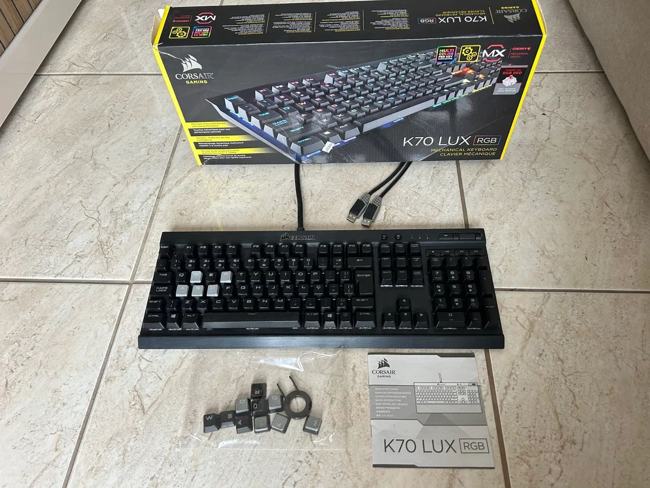 Teclado Mecânico Corsair K70 LUX RGB Cherry MX Gaming