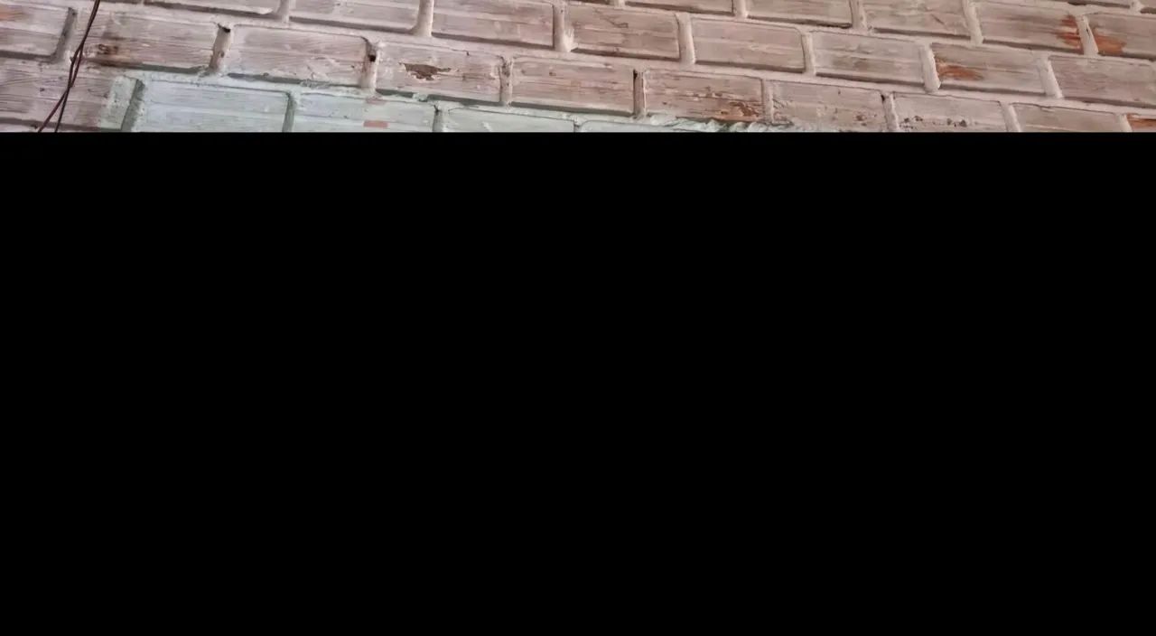 Portão de correr suspenso em inóx e tela  - Foto 6