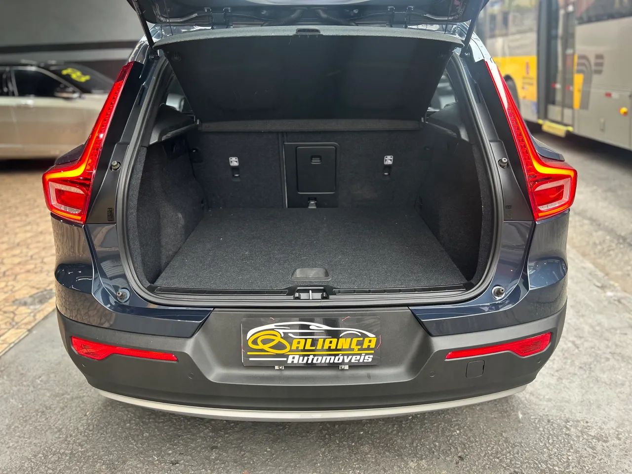 Volvo XC40 XC 40 T-5 Híbrido Momentum 1.5 262cv 2021 - Foto 8