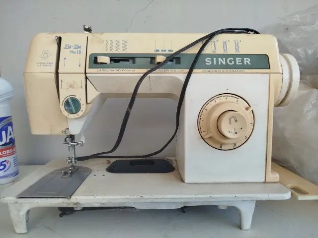 Máquina de costura Singer Zig Zag 16 plus