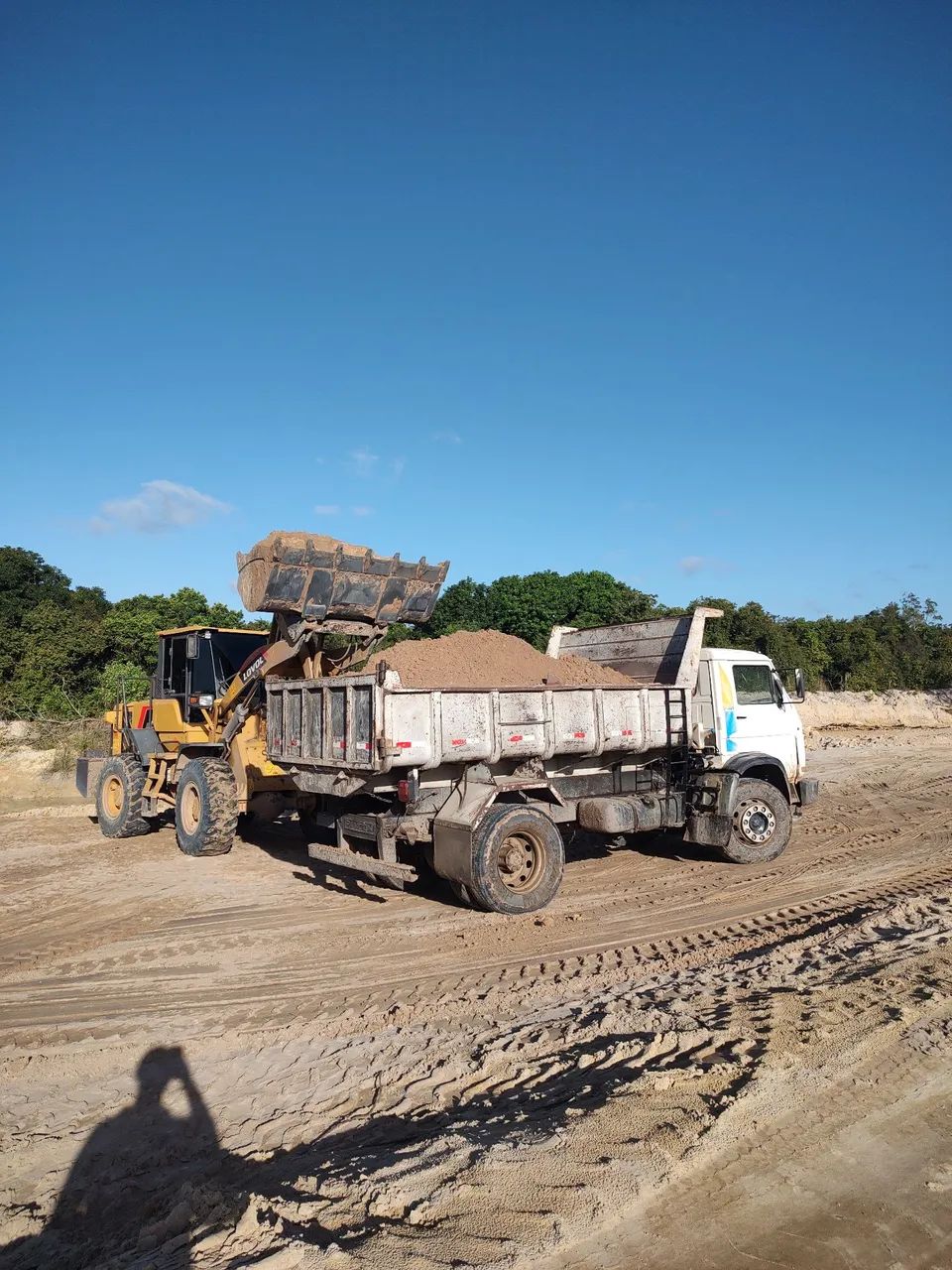 Areia grossa carrada 6m da boa - Foto 2