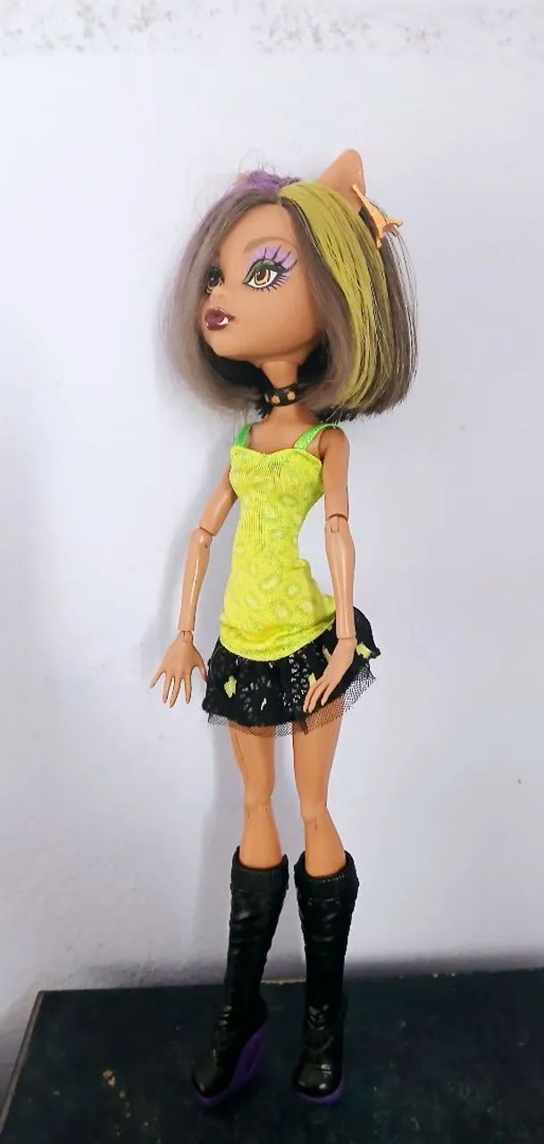 Boneca claudeen Wolf monster high 