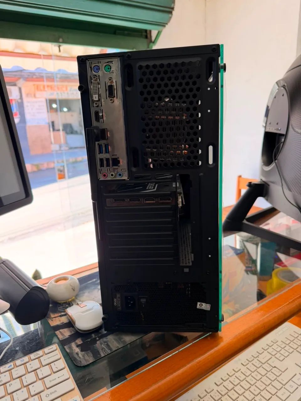 PC Gamer Ryzen 5 5600 RTX 3050 6GB SSD 1TB 16GB + Samsung Odyssey G5 32 165Hz - Foto 4