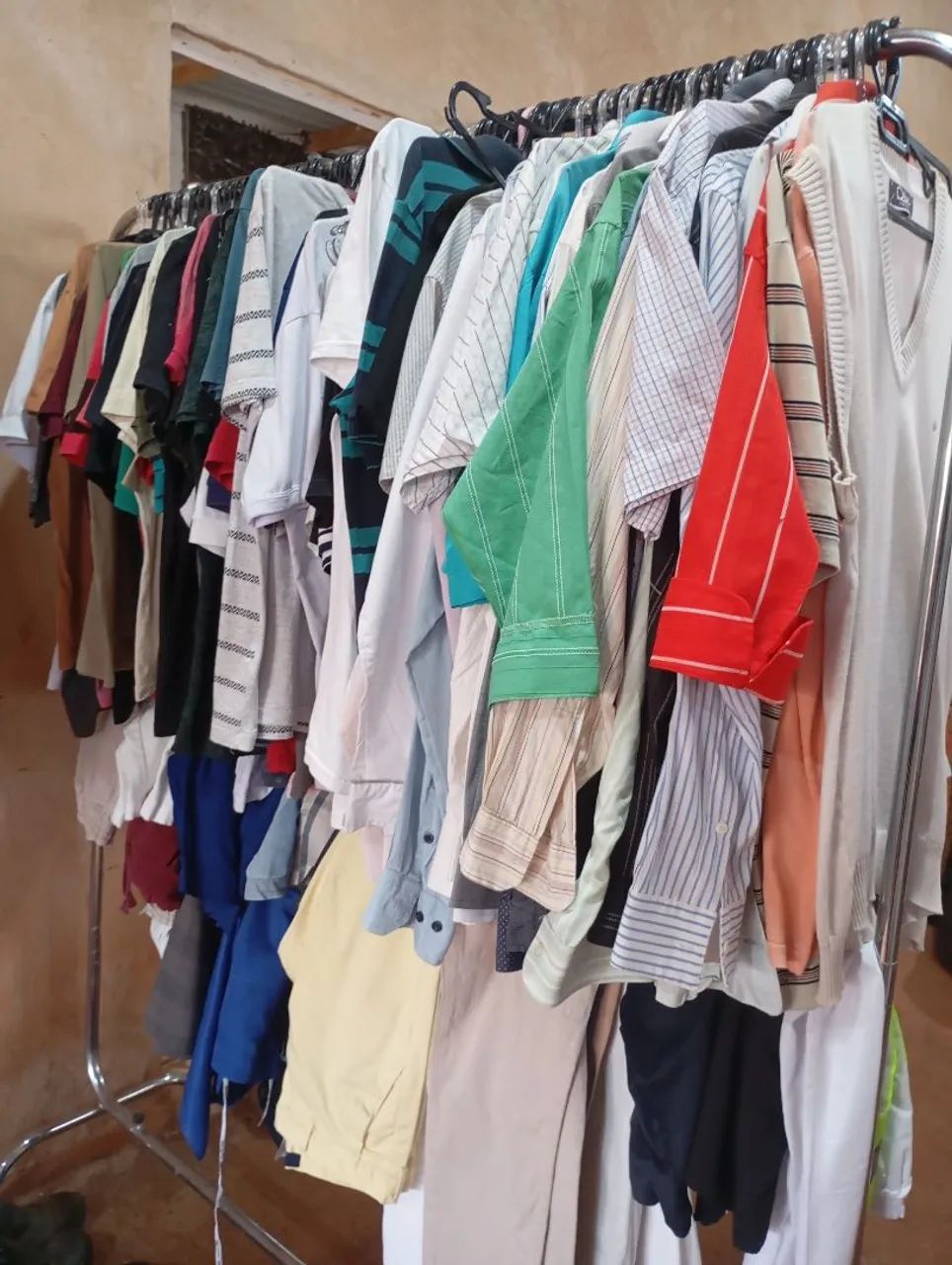 Vendo lotes de roupas para brechó  - Foto 3