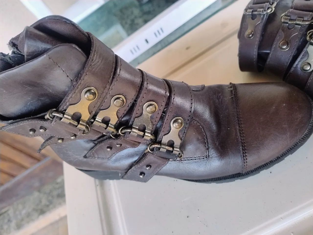 Bota Constance 35 couro legítimo  - Foto 4