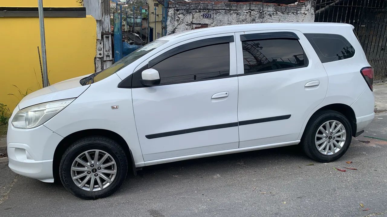 Chevrolet Spin SPIN LT 1.8 8V Econo.Flex 5p Aut. 2013