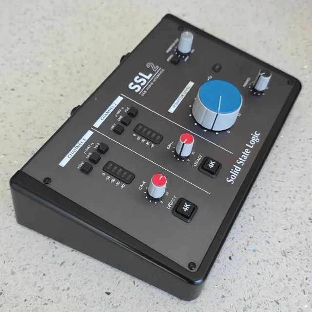 Interface De Áudio Solid State Logic SSL 2 - Ótimo Estado