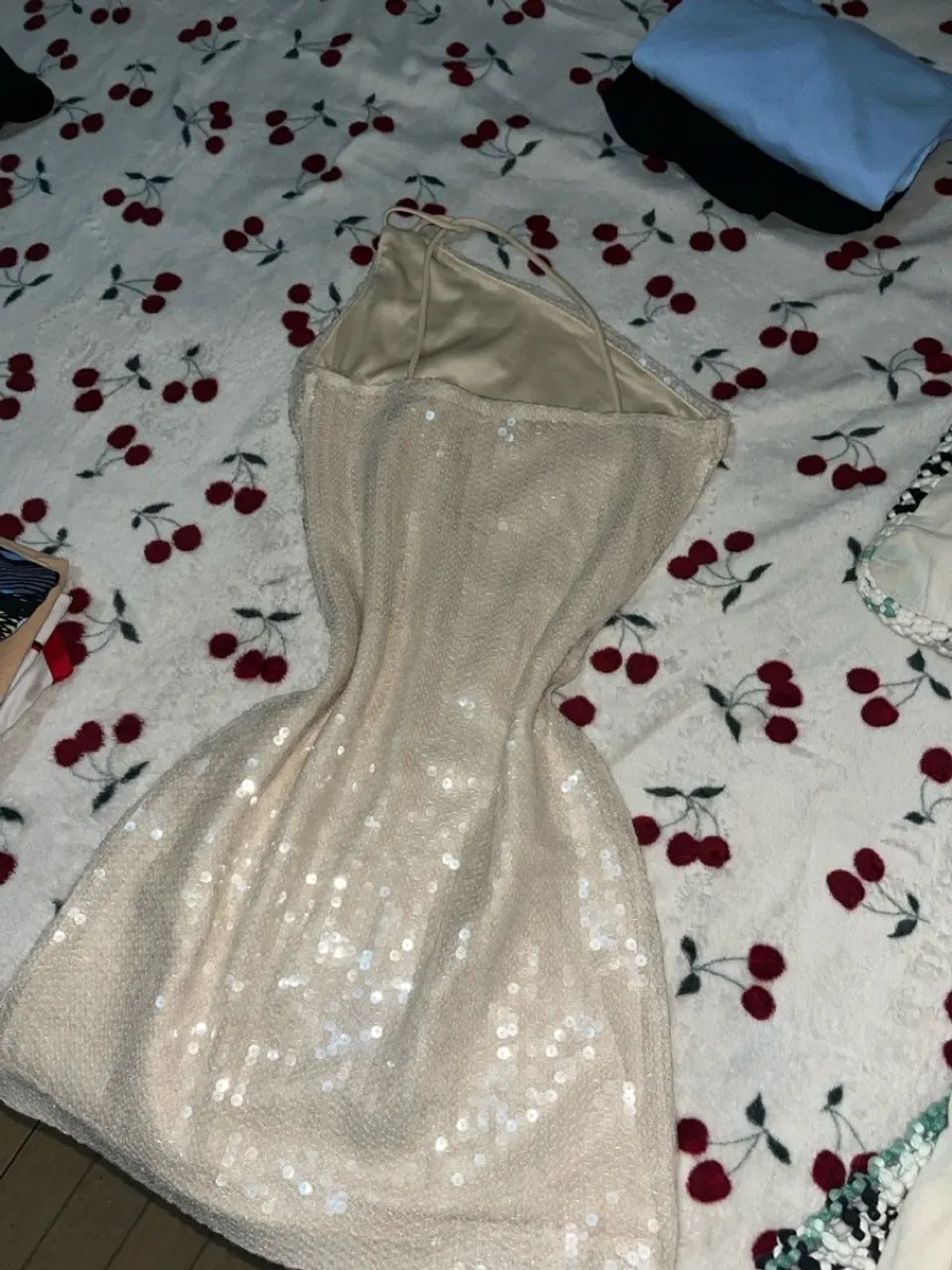 Vestido YouCom branco brilhoso  - Foto 2