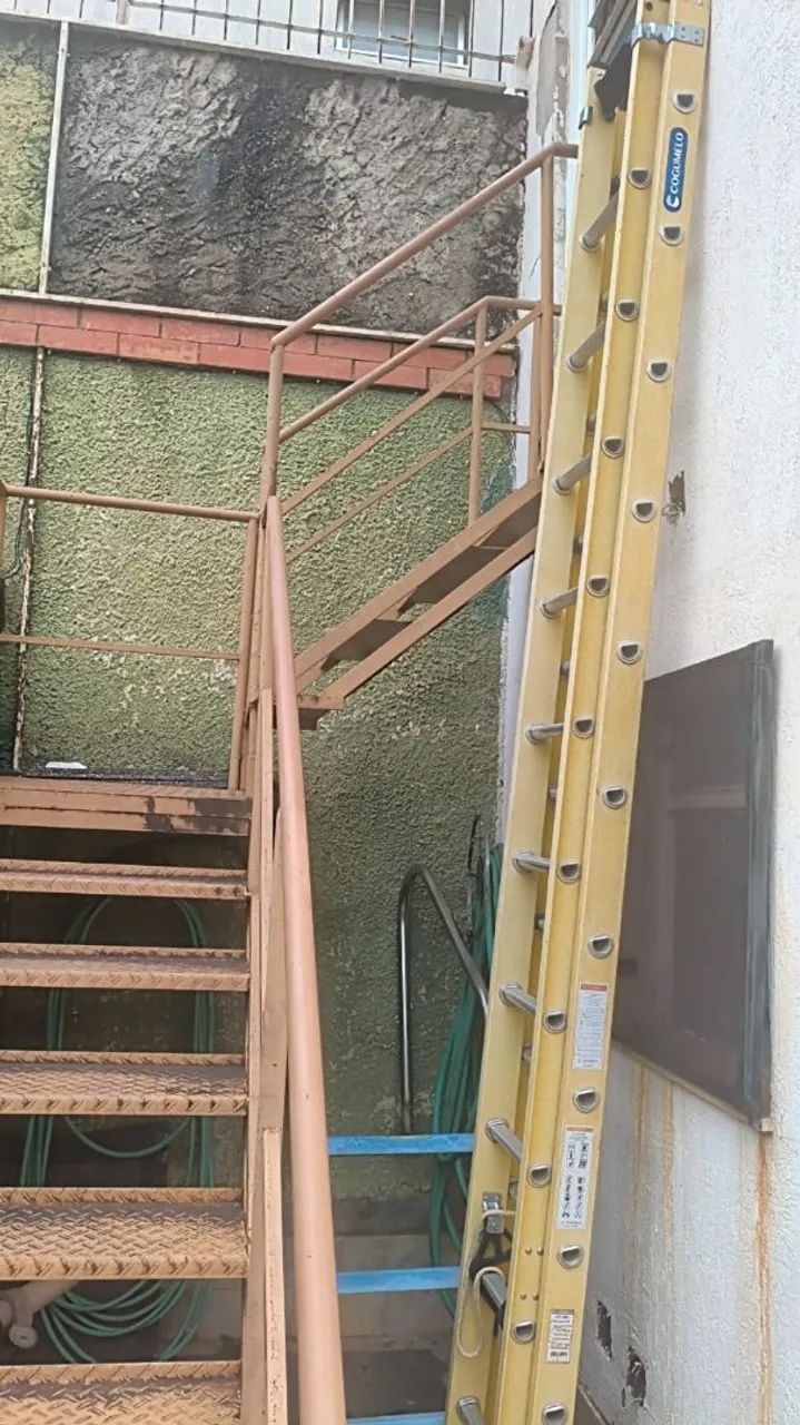Escada de ferro ideal 2.80 altura 
