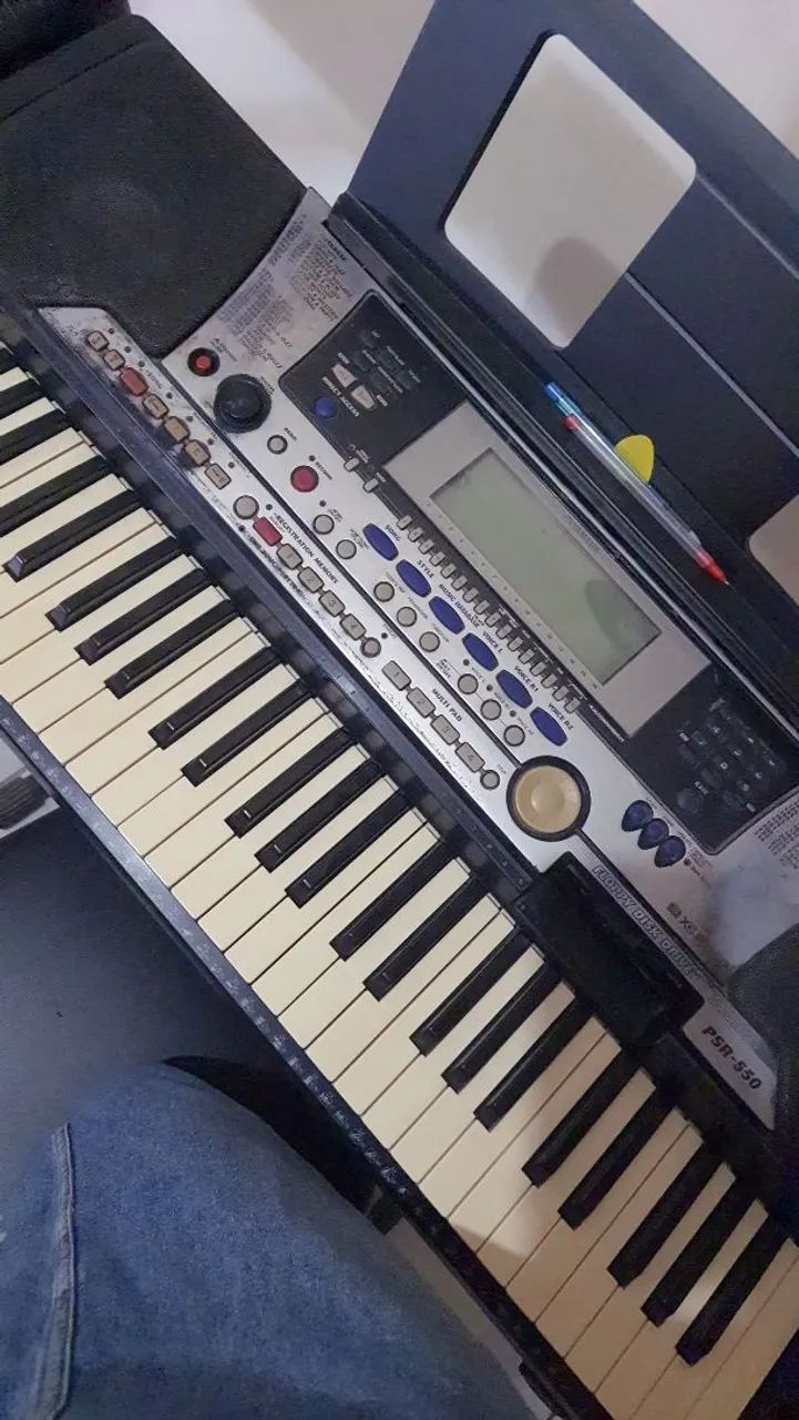YAMAHA PSR-550 - Foto 4