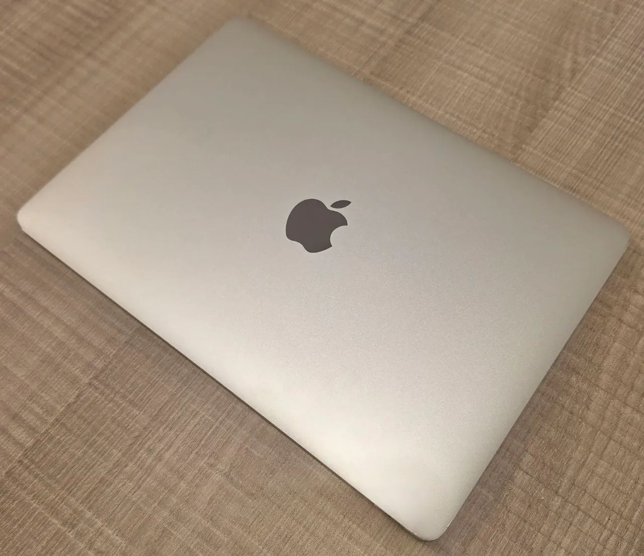 Macbook A1534 dourado.