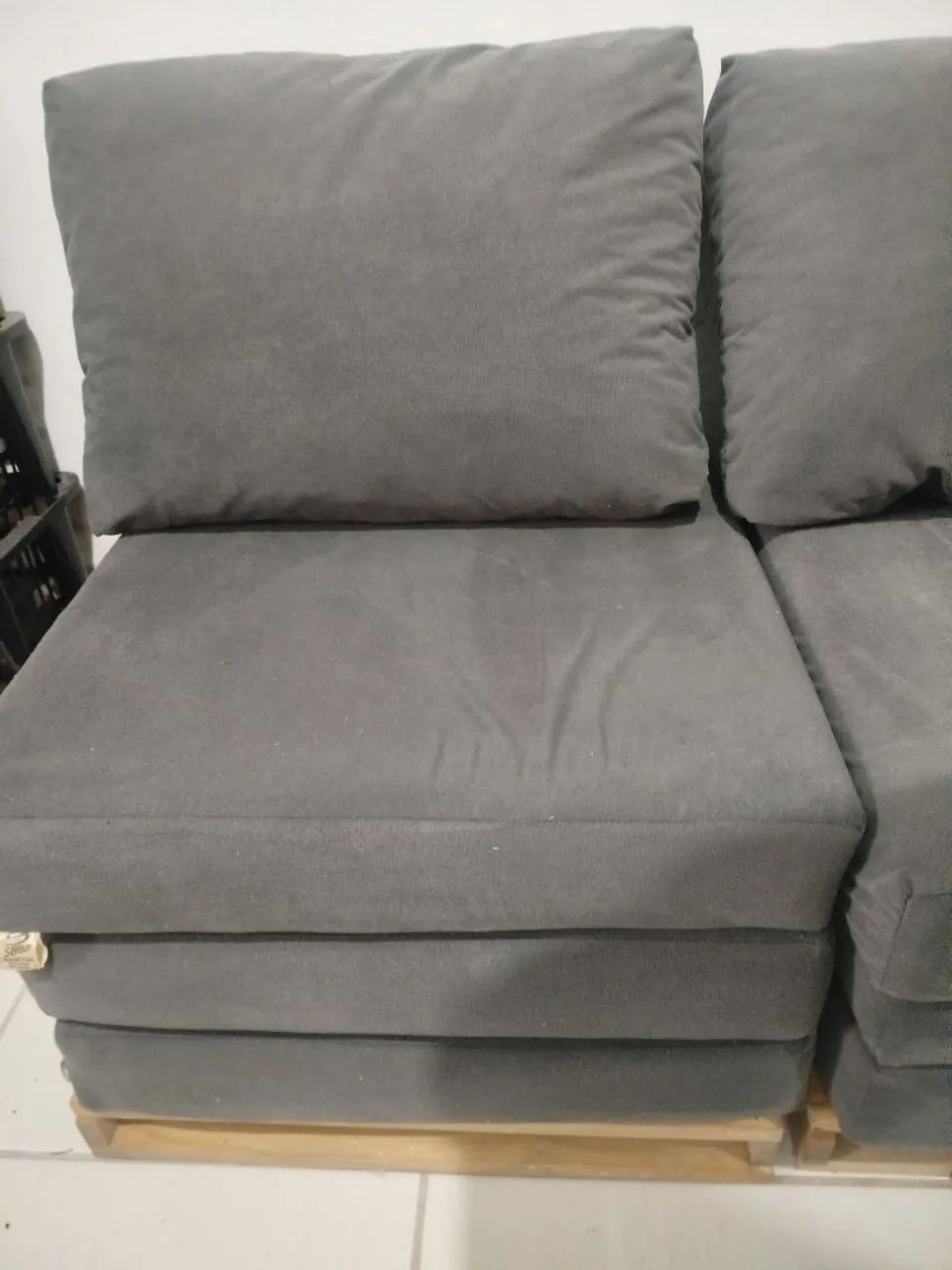 Conjunto 2 Puffs Dobráveis (Vira Colchão) com Base em Pallets (Desapego) - Foto 3