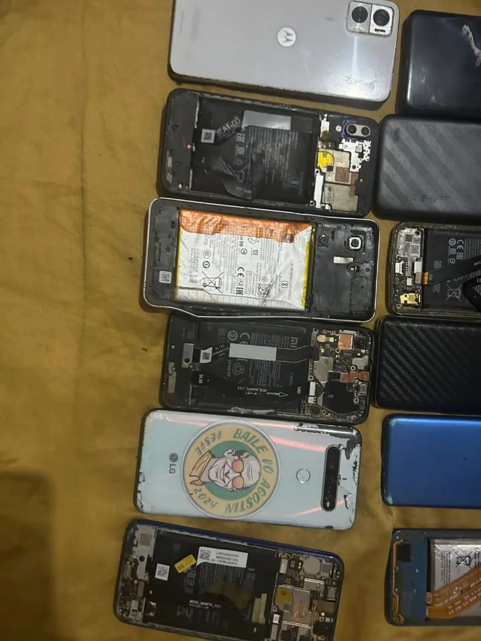 12 CELULARES para peças  - Foto 3