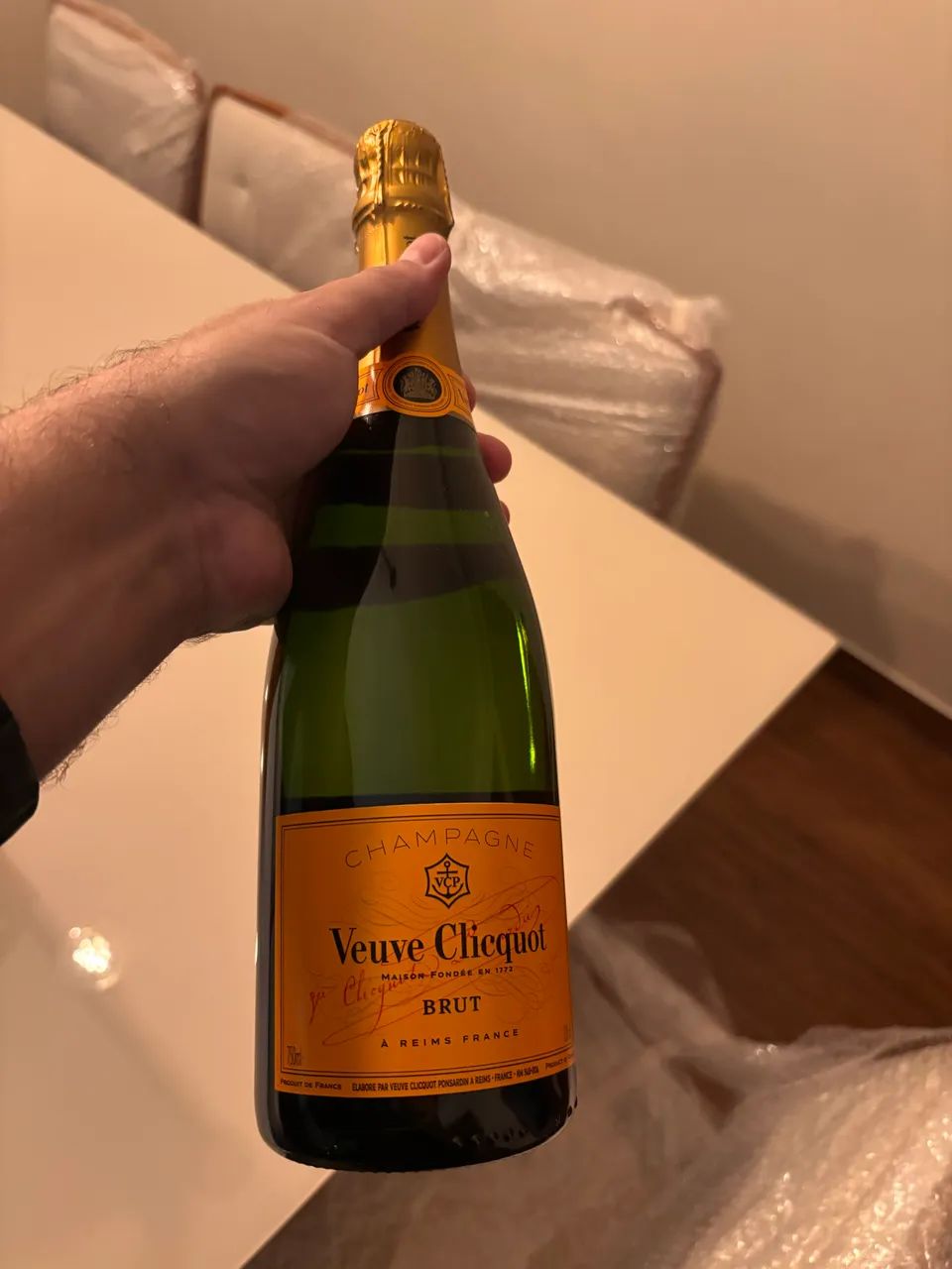 Veuve Clicquot brut com bag - Foto 3