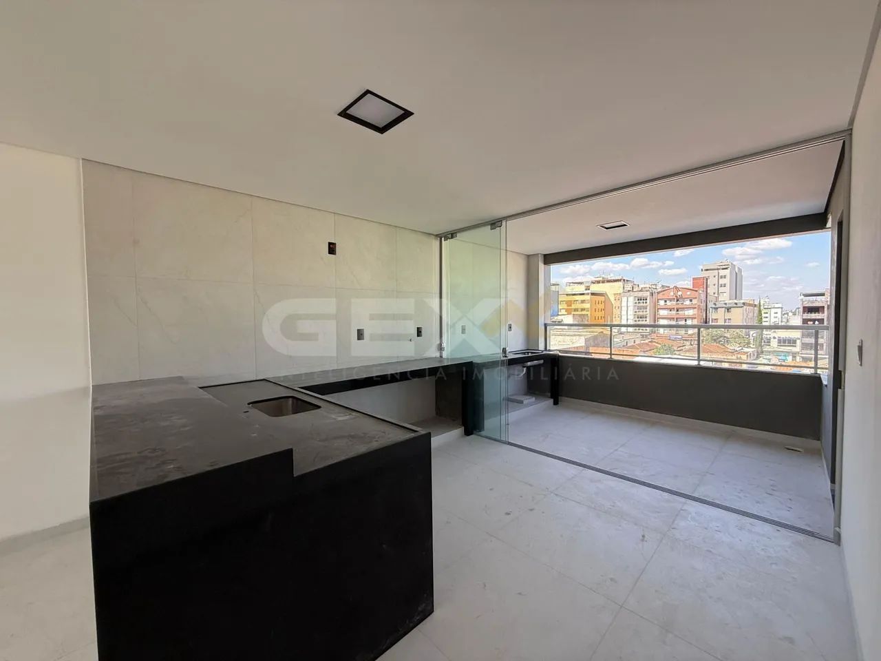 Apartamento à venda no Centro, 3 quartos sendo 1 suíte e 2 vagas. - Foto 5