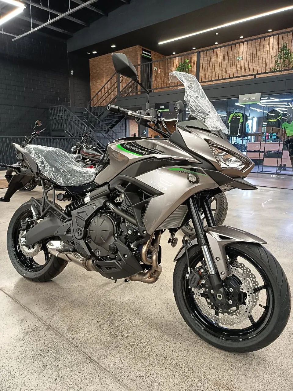 Kawasaki 650cc 2026 - 1498726305 | OLX