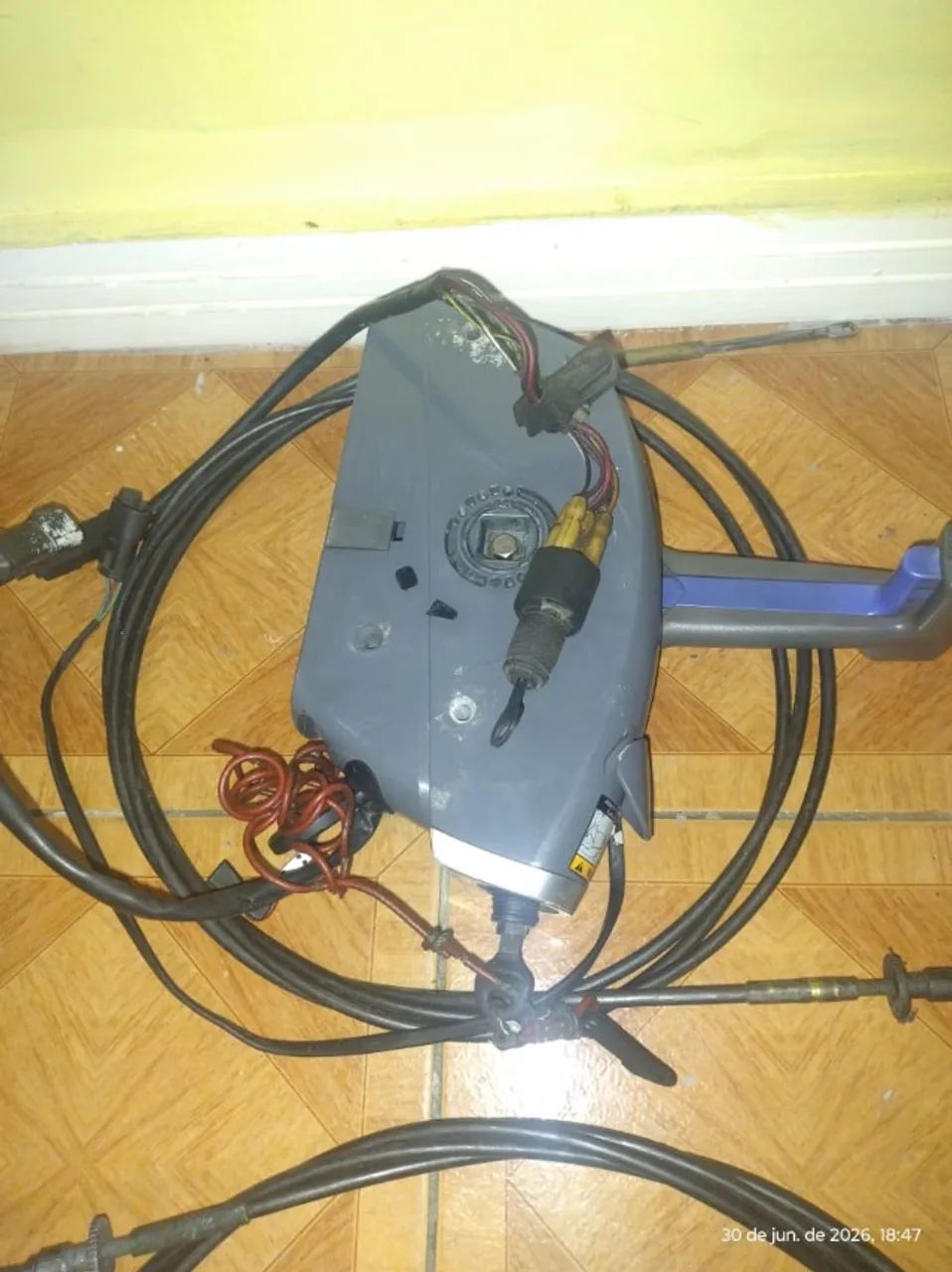 comando motor evinrude jhonson original com cabos  usados - Foto 2
