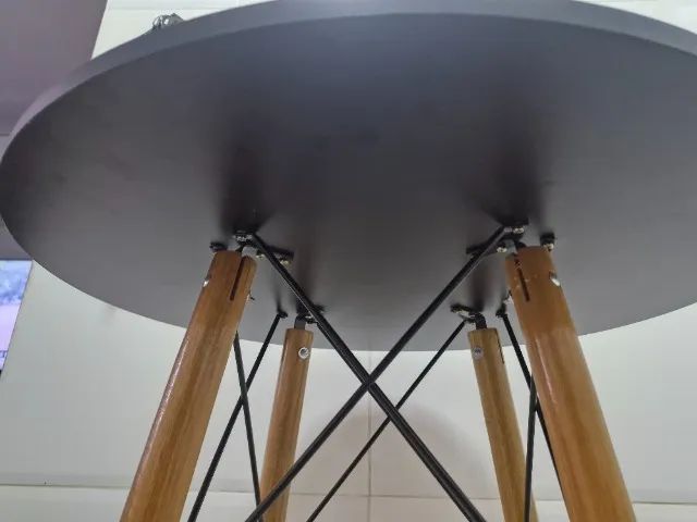 Mesa Eiffel Redonda 70cm para Sala De Jantar - Foto 3