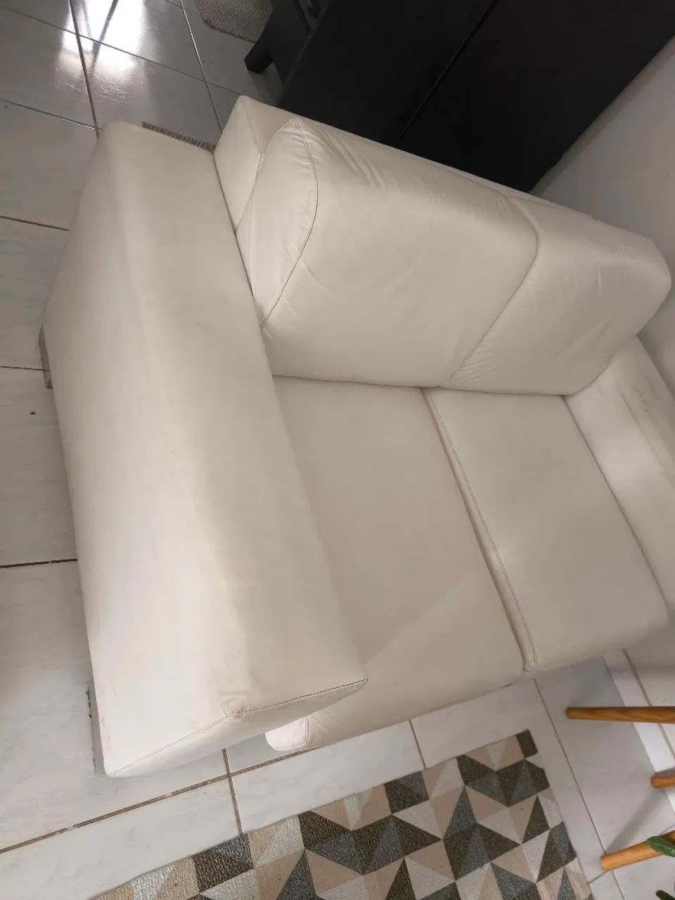 SOFÁ EM COURO BRANCO 65568124633603121