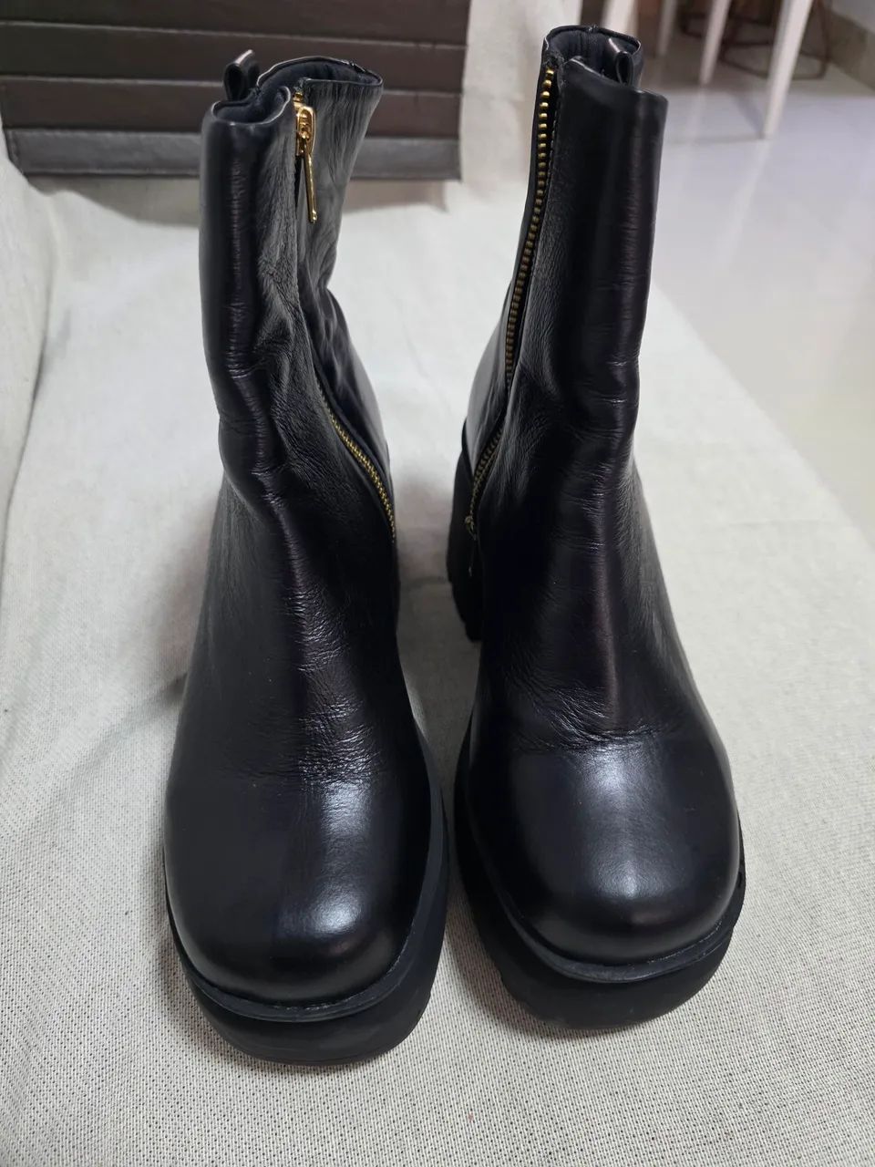 Botas semi novas - Foto 3