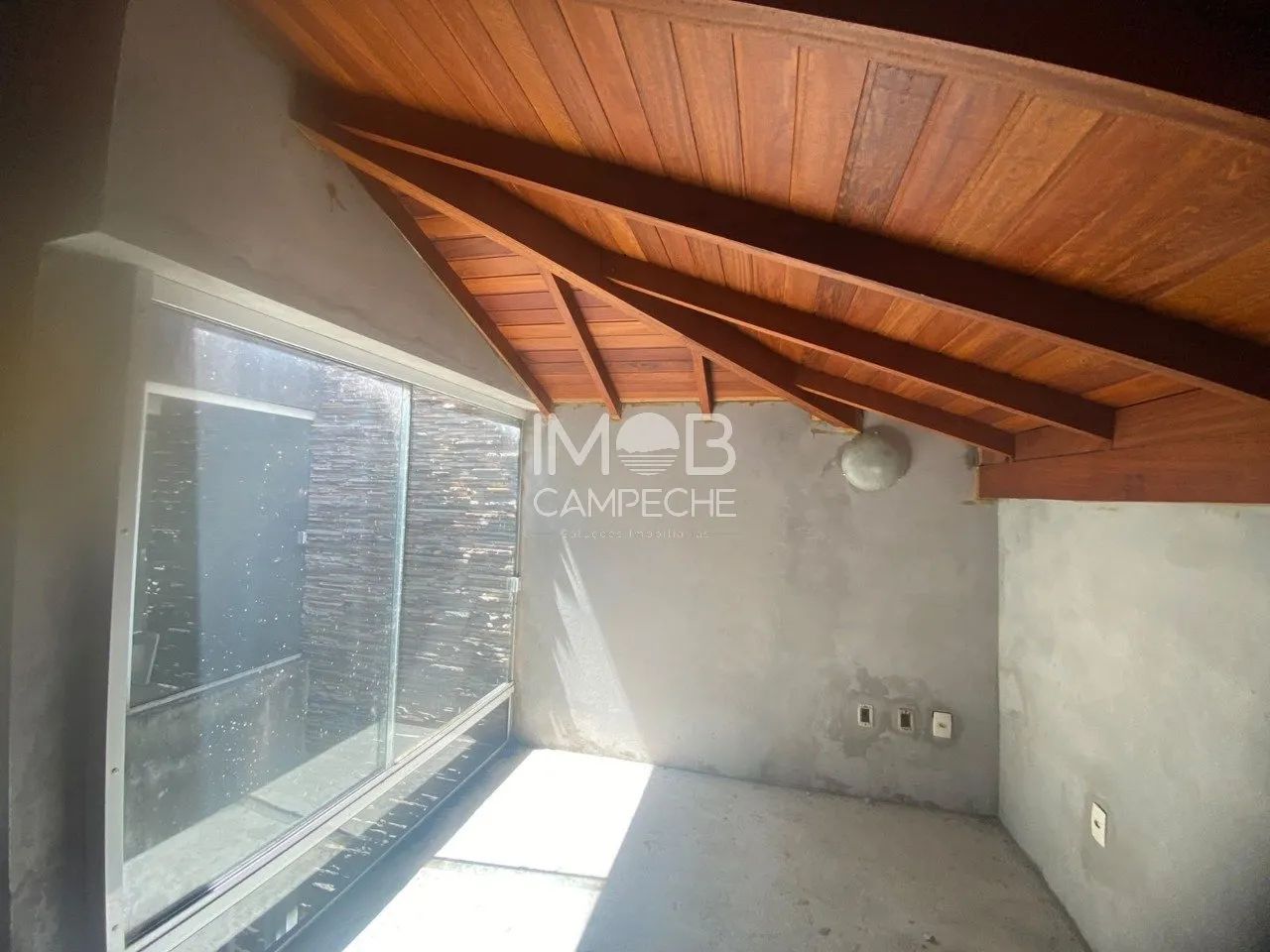 Casa na Lagoa da Conceição com 2 Dormitórios - Florianópolis/SC - Foto 4