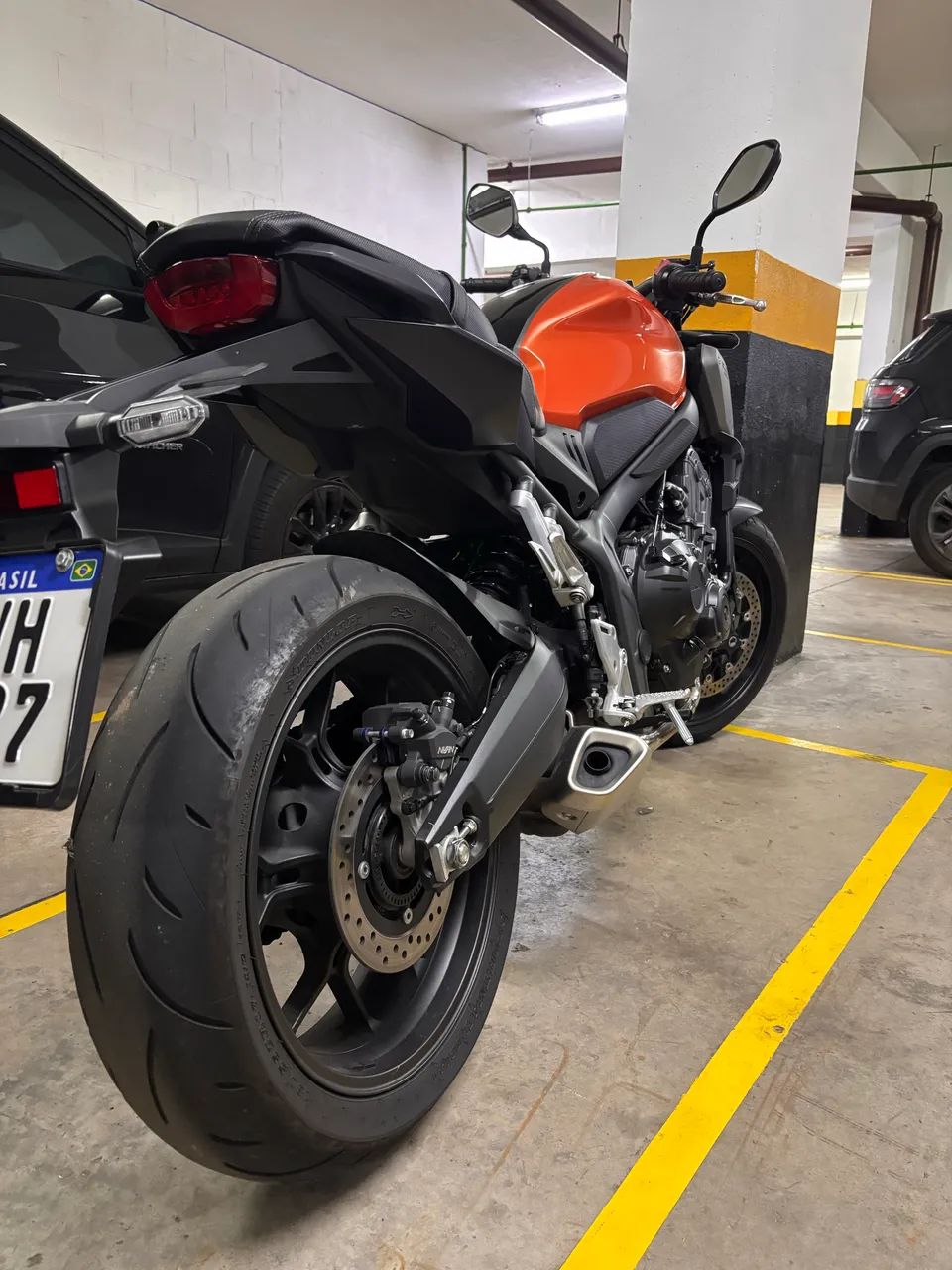 CB 650r 2024 - Foto 3