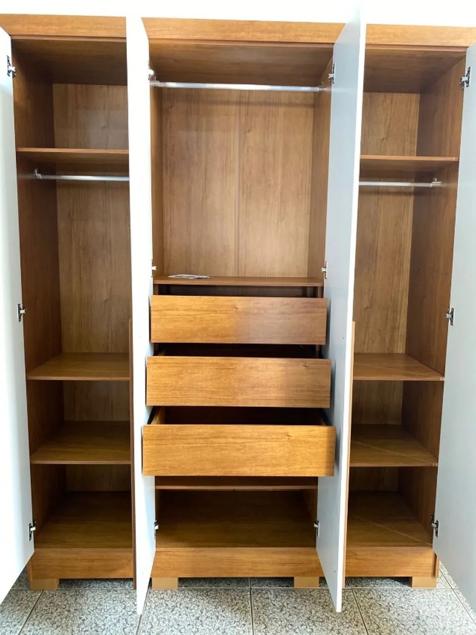 Guarda Roupa Domus com Chave Novo, Entrego  - Foto 5