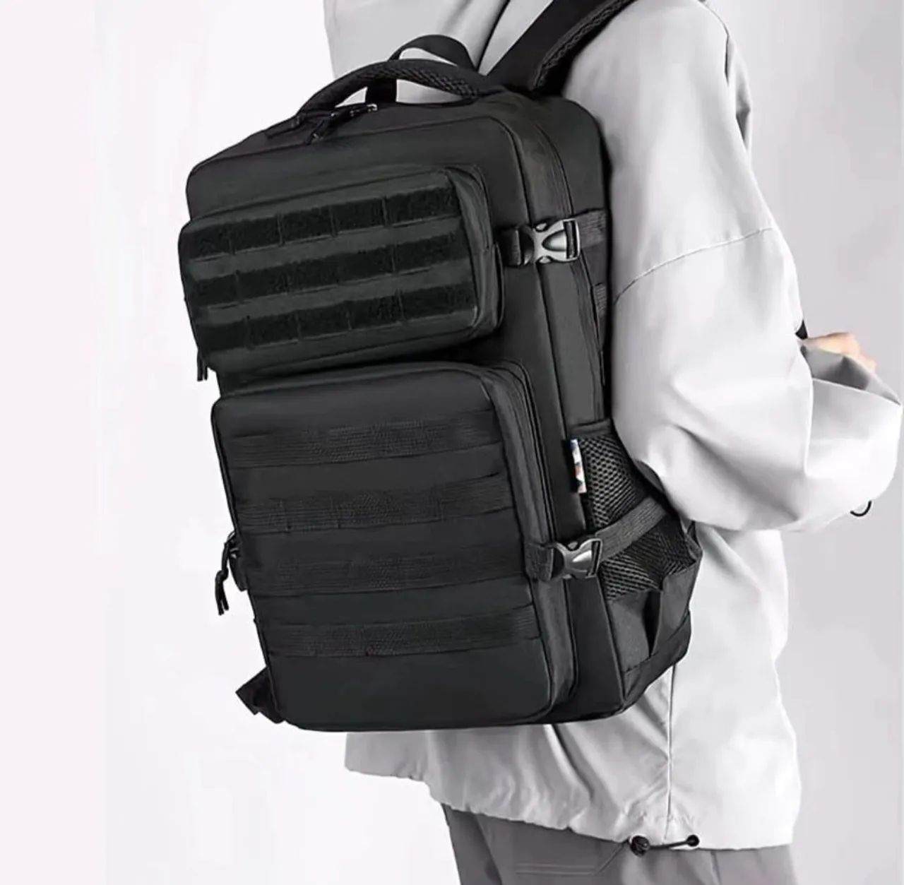Mochila Estilo Tático 40L para Camping e Viagem - Foto 2