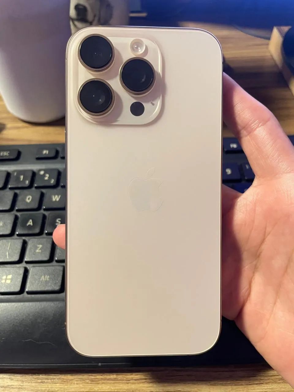 Iphone 16 pro - Foto 3